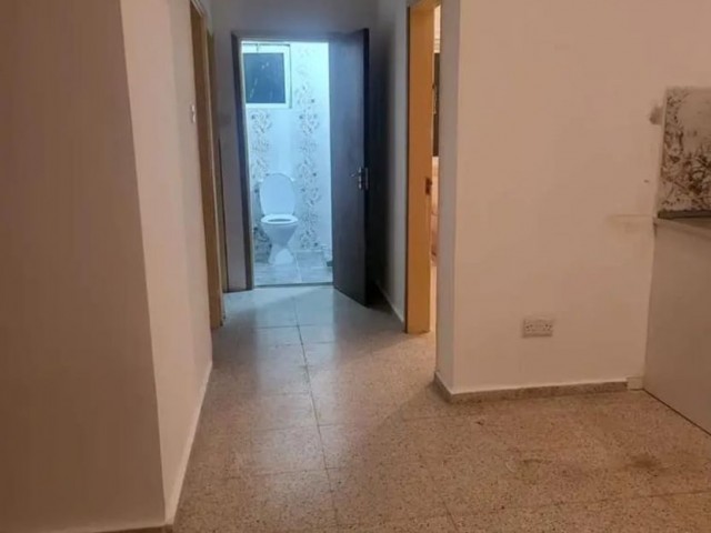 GAZİMAĞUSA  SAKARYA SATILIK  EŞYASIZ 3+1 DAİRE