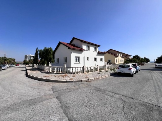 UNFURNISHED 4+1 VILLA FOR SALE IN İSKELE BOGAZ