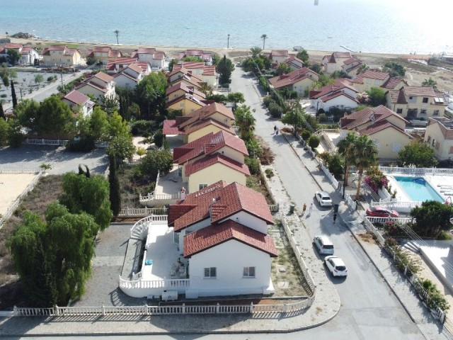 UNMÖBLIERTE 4+1 VILLA ZUM VERKAUF IN İSKELE BOGAZ