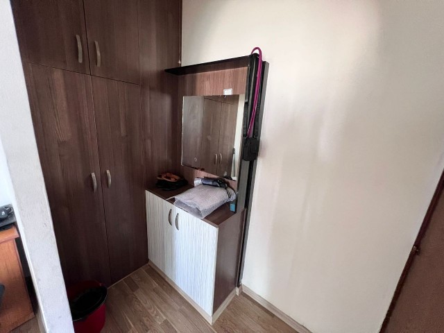 GAZİMAĞUSA MERKEZ  SATILIK EŞYALI 2+1 DAİRE