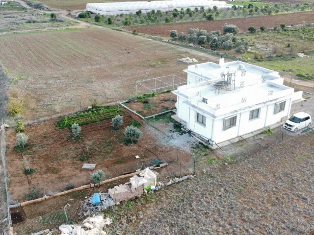 FAMAGUSTA MARAŞ UNMÖBLIERTES 3+1 EINFAMILIENHAUS ZU VERKAUFEN