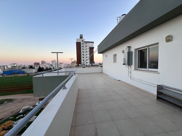 GAZİMAĞUSA SAKARYA SATILIK EŞYASIZ 2+1 PENTHOUSE