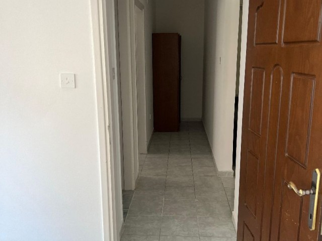 GAZİMAĞUSA DUMLUPINAR KİRALIK EŞYALI 2+1 DAİRE