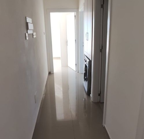 FAMAGUSTA YENIBOĞAZİÇİ UNMÖBLIERTES 2+1 PENTHOUSE ZU VERKAUFEN