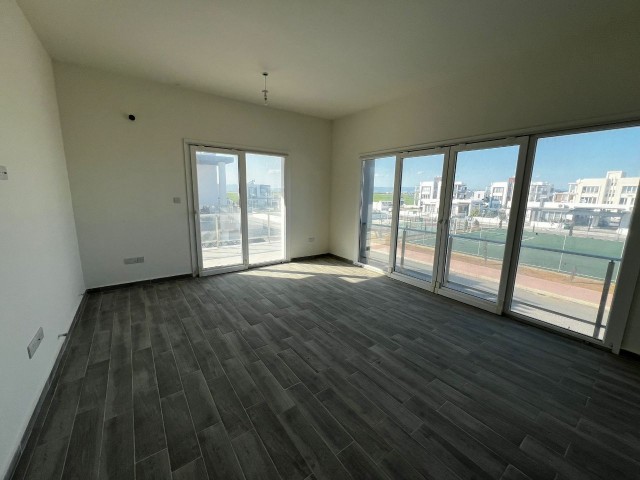 FAMAGUSTA MUTLUYAKA UNFURNISHED 3+1 FLAT WITH READY TERRACE FOR SALE