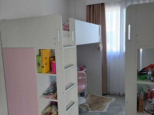 UNMÖBLIERTE 2+1-WOHNUNG ZUM VERKAUF IM İSKELE-ZENTRUM