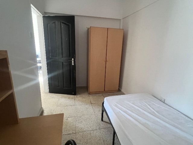 GAZİMAĞUSA SALAMİS CADDESİ KİRALIK EŞYALI 2+1 DAİRE