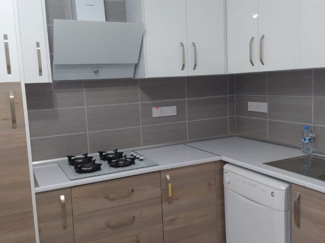 LEFKOŞA MERKEZ  KİRALIK EŞYALI 2+1 SIFIR DAİRE