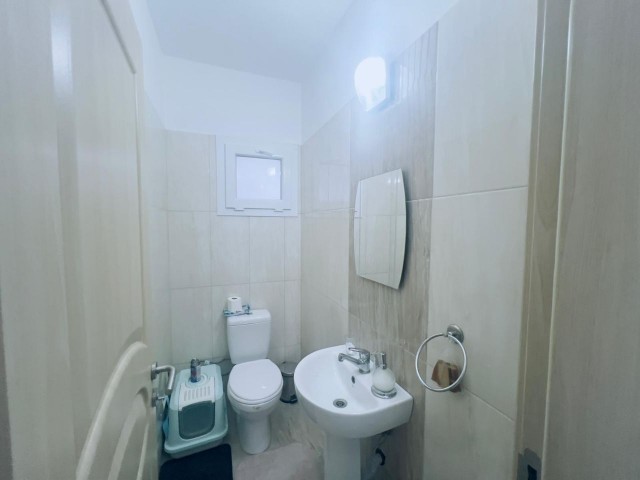 FAMAGUSTA MARAŞ FURNISHED 3+1 FLAT FOR SALE