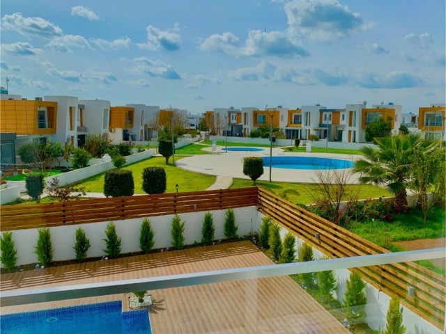 FAMAGUSTA GÜVERCİNLİK MÖBLIERTE 4+2 LUX DUPLEX VILLA ZU VERKAUFEN