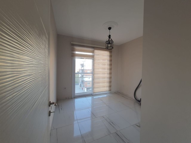 GAZİMAĞUSA ÇANAKKALE SATILIK EŞYALI 3+1 DAİRE