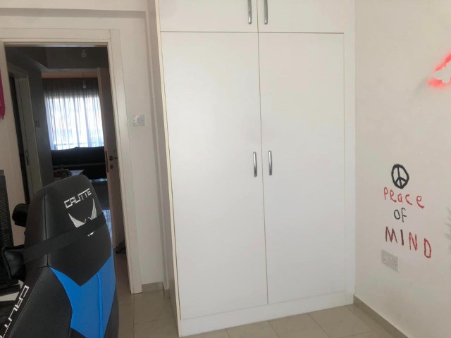 UNMÖBLIERTE 2+1-WOHNUNG IM KYRENIA CENTER ZU VERKAUFEN