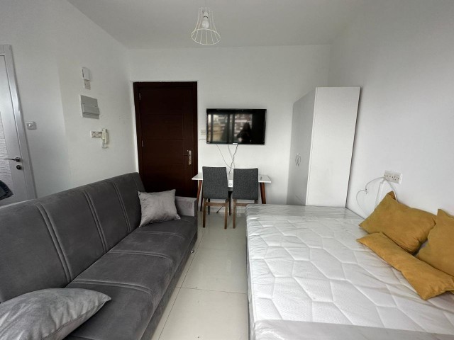 GAZİMAĞUSA SALAMİS CADDESİ SATILIK EŞYASIZ 1+1 PENTHOUSE