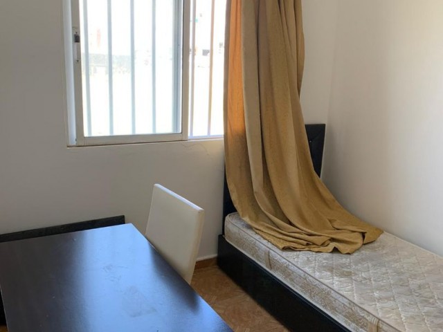 GAZİMAĞUSA KARAKOL  SATILIK  EŞYALI 2+1 DAİRE