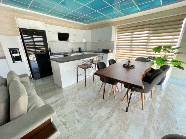 Ultra lux full a-z furnished penthouse with private pool with 2+1 en-suite bathroom with sea and mountain views ** 