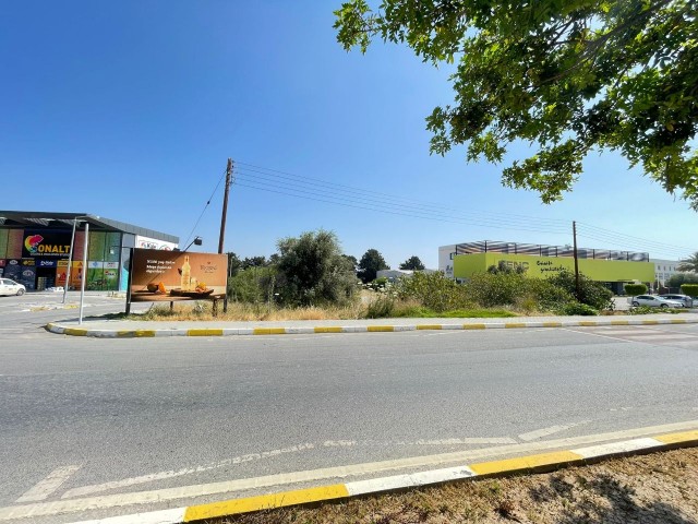 Land for sale with a commercial project with a visa on the main road opposite Karaogl Decoglu Lemar ** 