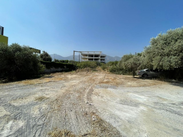 Land for sale with a commercial project with a visa on the main road opposite Karaogl Decoglu Lemar ** 