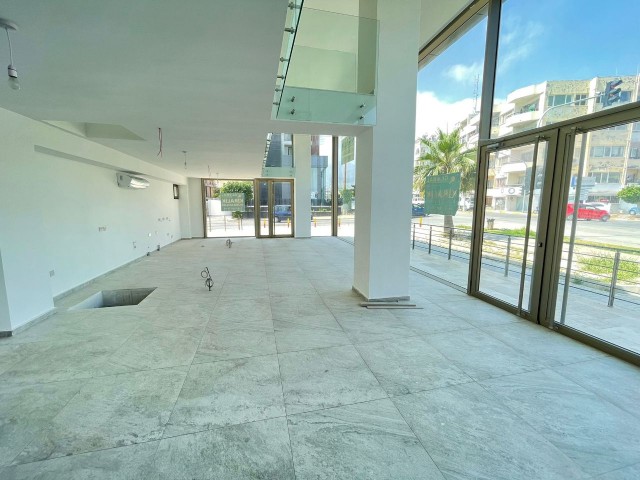 400 m2 Restaurant mit Genehmigung und Infrastruktur an der neuen hafenampel im Zentrum von Kyrenia ** 