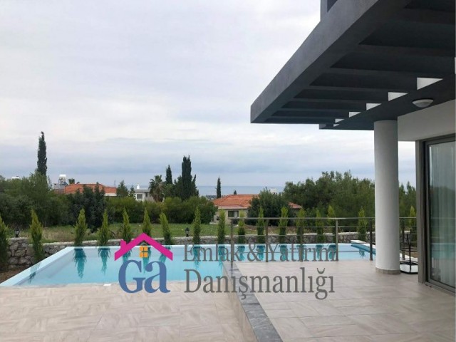 4+1 VILLA MIT POOL IN KYRENIA CHATALKÖY ZU VERKAUFEN ** 