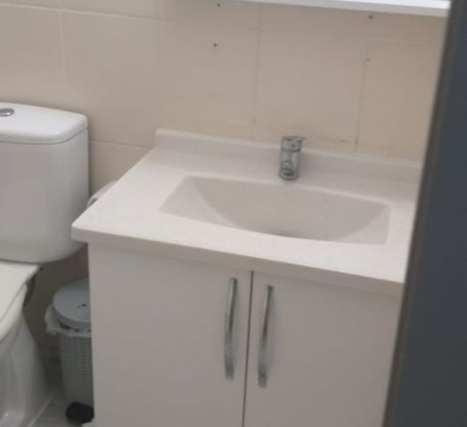 3+1 Wohnung Im Zentrum Von Kyrenia Zu Verkaufen ** 