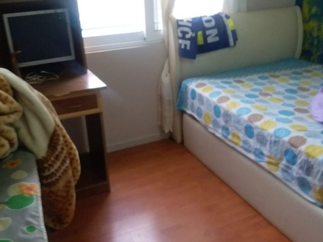 3+1 Wohnung Im Zentrum Von Kyrenia Zu Verkaufen ** 