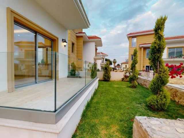 3+1 Villa Zum Verkauf Mit Herrlichem Blick In Alsancak ** 