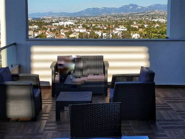 3 + 1 Penthouse Zur Miete In Kyrenia Zentrum ** 