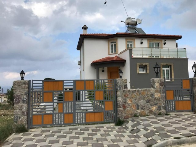 3+1 Çatalköy Villa for Rent ** 