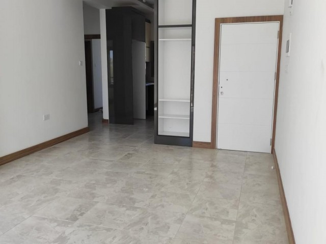 2 + 1 Penthouse Zum Verkauf Mit Gemeinschaftspool In Kyrenia Alsancak ** 