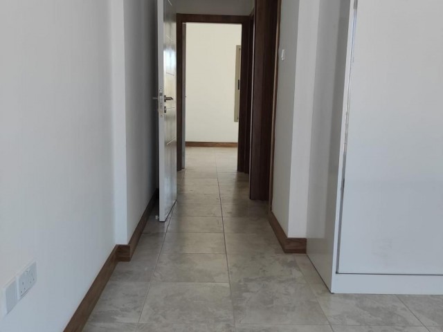 2 + 1 Penthouse Zum Verkauf Mit Gemeinschaftspool In Kyrenia Alsancak ** 