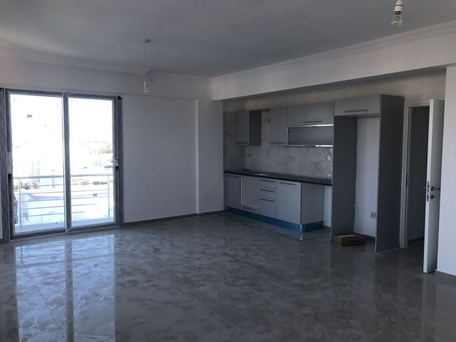 3 + 1 Wohnung Im Zentrum Von Kyrenia Zu Verkaufen ** 