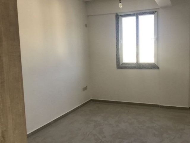 3 + 1 Wohnung Im Zentrum Von Kyrenia Zu Verkaufen ** 