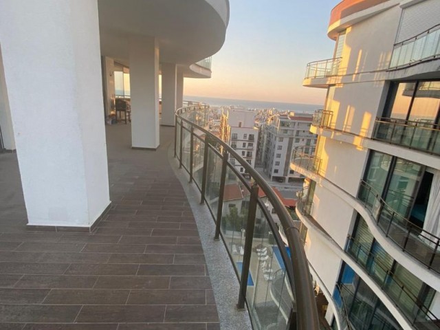 3+1 Kyrenia Merkez Penthouse zum Verkauf