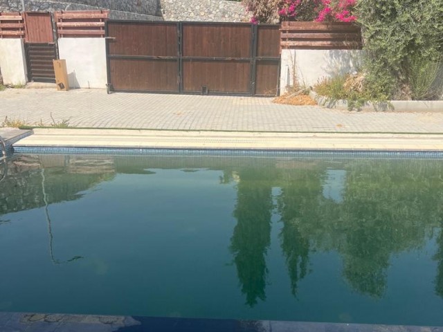 3+1 private Poolvilla zur Miete in Ozanköy