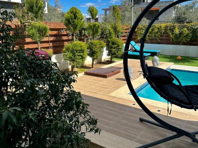3+1 Luxusvilla zur Miete mit privatem Pool in Kyrenia Ozanköy