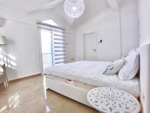 3+1 FULLY FURNISHED LUXURY VILLA WITH PRIVATE POOL AND PARKING LOT FOR DAILY OR MONTHLY RENT IN ALSANCAK. 