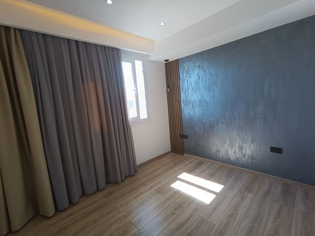 GÜNCELLL!! GİRNE  MERKEZDE, 2+1 SIFIR PENTHOUSE DAİRE, ÖZEL TASARIM ŞÖMİNESİYLE GÖRÜLMEYE DEĞER..