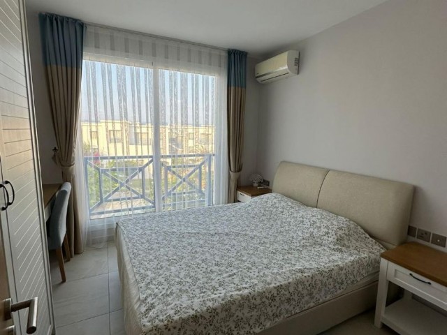 2+1 WOHNUNG ZU VERMIETEN IN EINEM GRUNDSTÜCK MIT POOL IN ALSANCAK GIRNE ... MIT ATEMBERAUBENDEM MEER- UND BERGBLICK