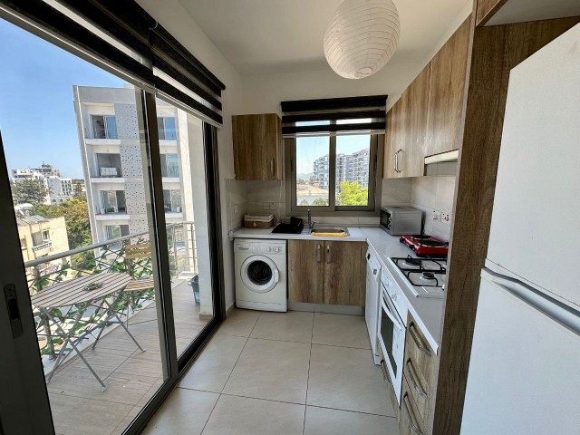 GİRNE MERKEZDE, KAR MARKET CİVARI FUL EŞYALI 2+1 DAİRE