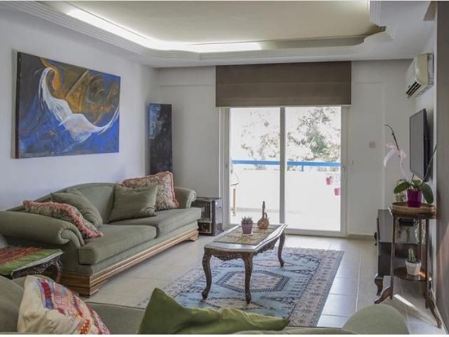 3+1 flat for sale in Nusmar market area in the center of Kyrenia