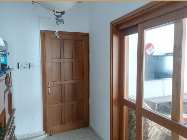 3+1 flat for sale in the center of Kyrenia