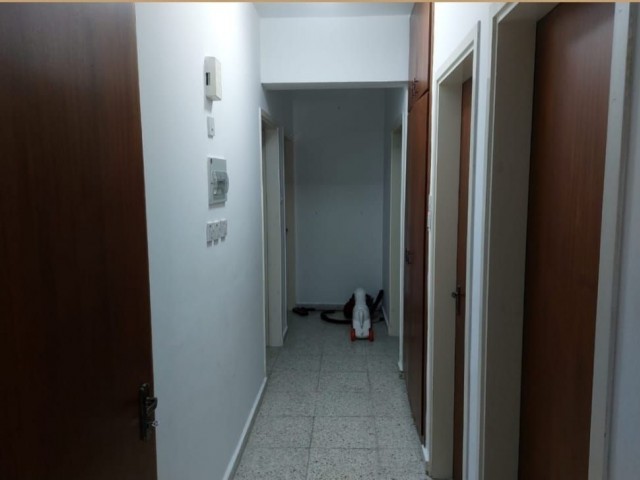 3+1 flat for sale in the center of Kyrenia