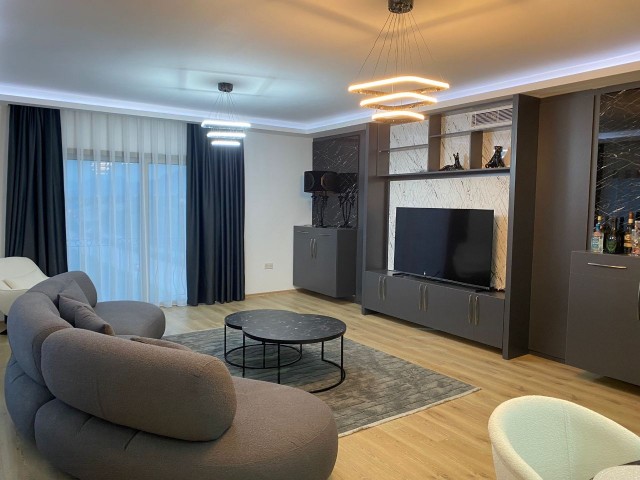 KYRENIA CENTER - 3+1 LUXURY FLAT FOR DAILY RENTAL