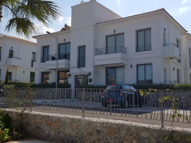 Alsancak Town House 2+1 Flat for Sale