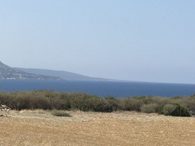 Girne Karşı yaka Kahverengi bölge Türk malı Arazi