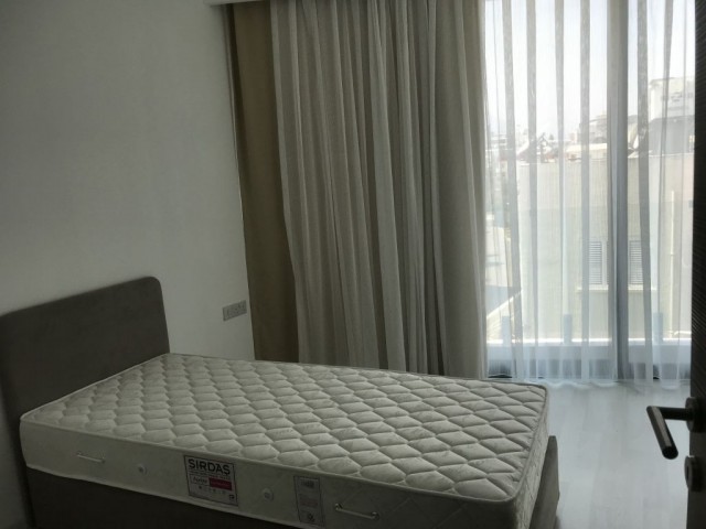 Kyrenia Zentrum 2 + 1 Wohnung ** 