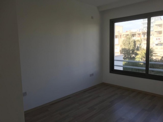 Nicosia Dereboyu 2+1 Luxury Apartment ** 