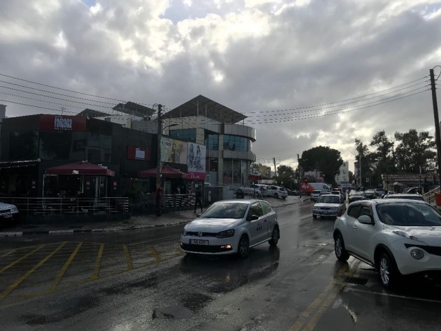 Магазин Арендовать in Göçmenköy, Лефкоша