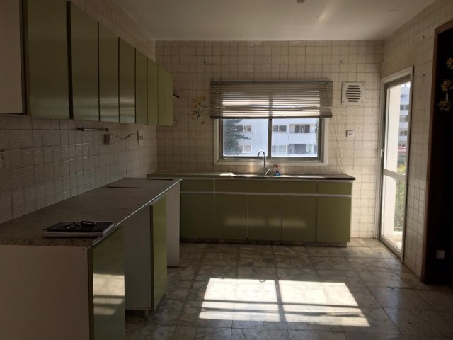 KÖŞKLÜÇITLIK-3+ 2 APARTMENT FOR SALE IN LEFOŞA ** 