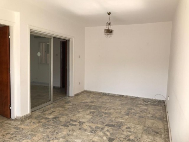 KÖŞKLÜÇITLIK-3+ 2 APARTMENT FOR SALE IN LEFOŞA ** 